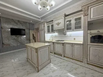 130 м², 4-комн. квартира, 1/6-3