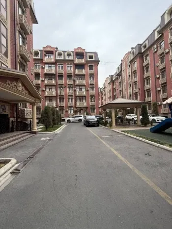 128 м², 4-комн. квартира, 1/6-0