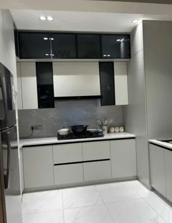 130 м², 3-комн. квартира, 3/12-2