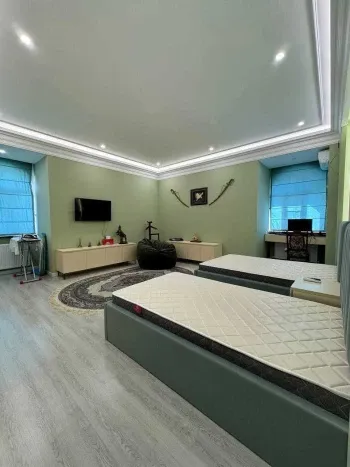 192 м², 5-комн. квартира, 9/9-3