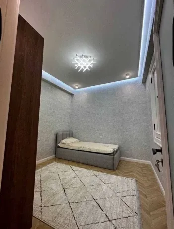 80 м², 3-комн. квартира, 8/10-3