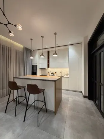 176 м², 4-комн. квартира, 5/9-1