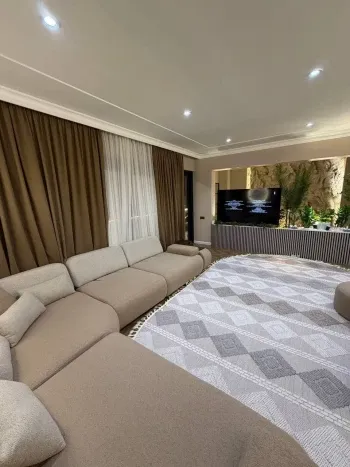 180 м², 5-комн. квартира, 11/11-1