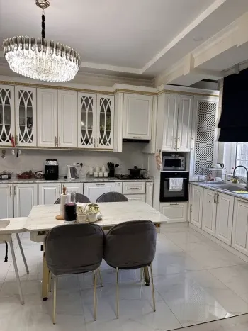 130 м², 4-комн. квартира, 8/9-2