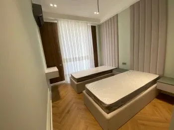 80 м², 3-комн. квартира, 10/10-1
