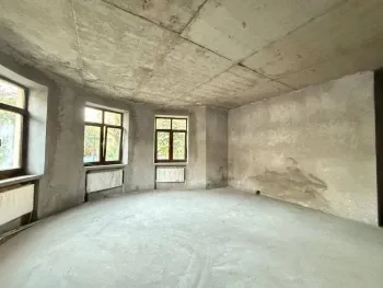 210 м², 5-комн. квартира, 1/10-2