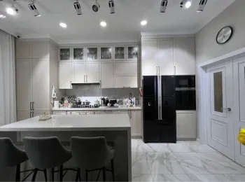 180 м², 5-комн. квартира, 1/9-1