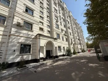 140 м², 4-комн. квартира, 3/8-0