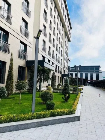 242 m², ko'p xonali kvartira, 9/9-0