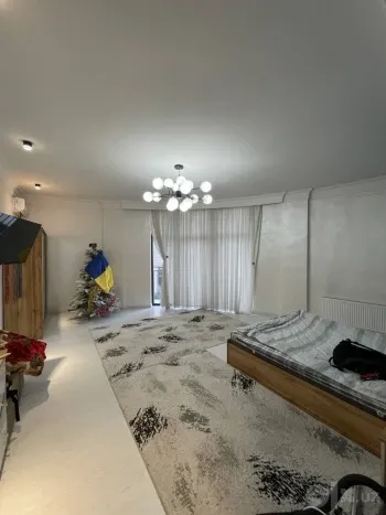 90 м², 3-комн. квартира, 2/10-0