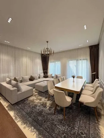 210 м², многокомнатная квартира, 1/10-1