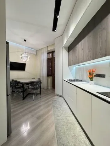 141 м², 4-комн. квартира, 7/8-0