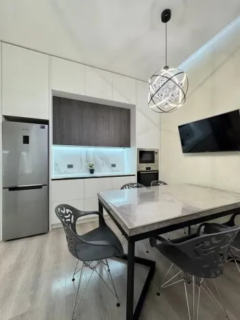 140 m², 4-xonali kvartira, 7/8-1