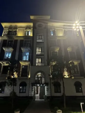 160 м², многокомнатная квартира, 1/4-0