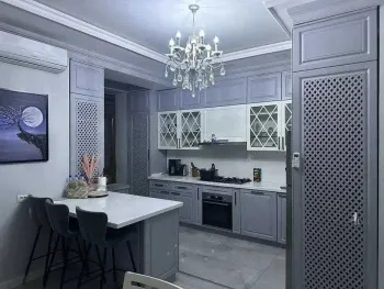 180 м², 4-комн. квартира, 8/9-2