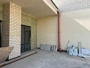 238 m², 4-xonali kvartira, 8/8-3