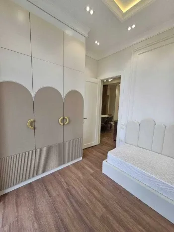 70 m², 3-xonali kvartira, 3/8-2