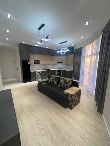 80 м², 3-комн. квартира, 6/10-0