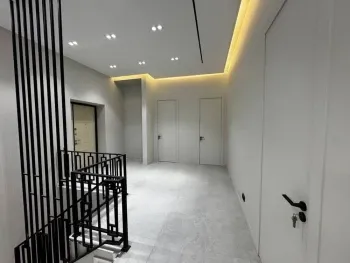 175 м², многокомнатная квартира, 1/9-2