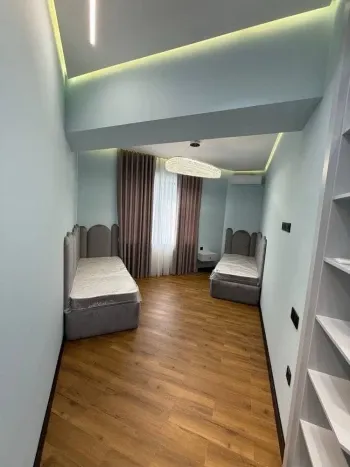 178 m², 4-xonali kvartira, 4/6-3