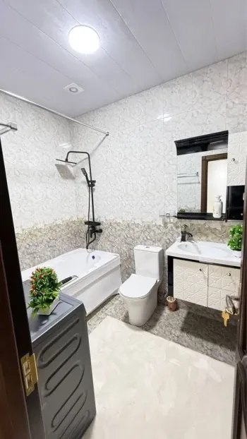 100 м², 3-комн. квартира, 1/10-3