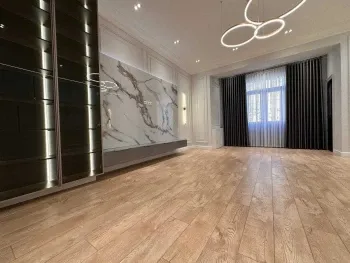 130 м², 3-комн. квартира, 4/8-1