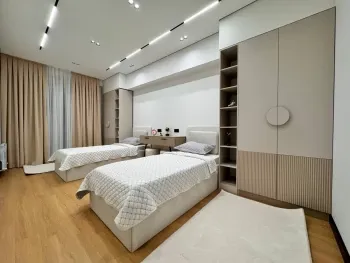 130 м², 4-комн. квартира, 8/10-2