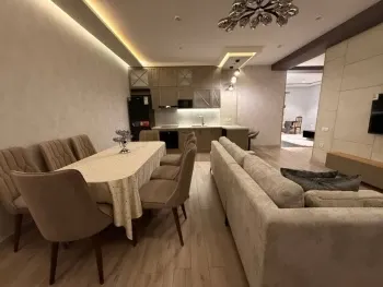 100 м², 3-комн. квартира, 7/9-3