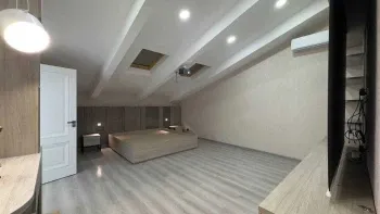 140 м², 4-комн. квартира, 8/9-0