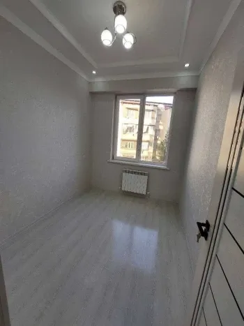 90 м², 3-комн. квартира, 2/9-1