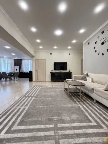 160 м², 5-комн. квартира, 8/9-3