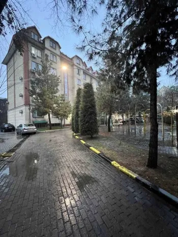 90 м², 3-комн. квартира, 4/6-0