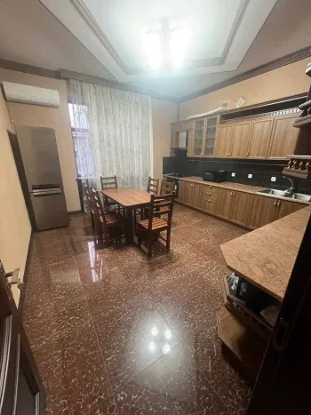 180 м², 4-комн. квартира, 6/7-1