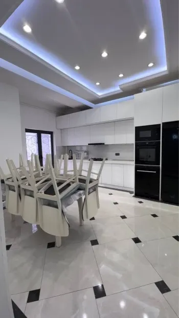 280 м², 5-комн. квартира, 9/10-3