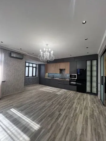 110 м², 3-комн. квартира, 4/7-1