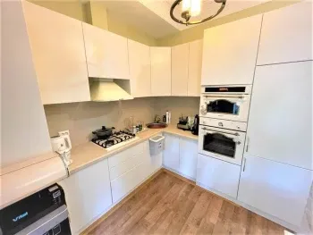110 м², 3-комн. квартира, 3/10-3