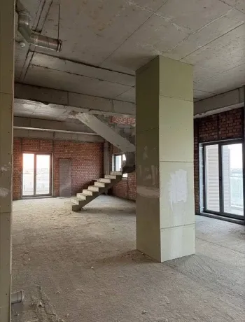 250 м², 5-комн. квартира, 8/9-3