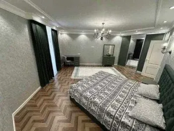 230 м², многокомнатная квартира, 9/10-2