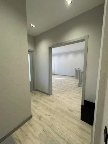 105 м², 3-комн. квартира, 1/10-1