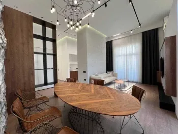 135 м², 3-комн. квартира, 7/7-3