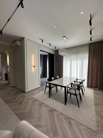 320 m², 5-xonali kvartira, 8/8-0