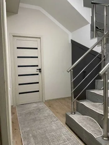 104 м², 5-комн. квартира, 1/9-3