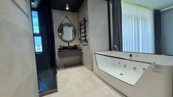 285 m², 3-xonali kvartira, 10/12-2