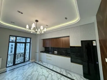 100 м², 3-комн. квартира, 7/10-0