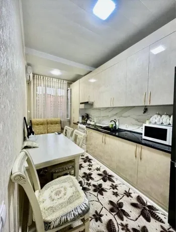 100 м², 3-комн. квартира, 4/8-2