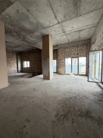 220 м², 5-комн. квартира, 8/9-2