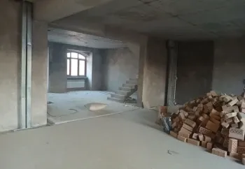 244 м², 5-комн. квартира, 8/8-1