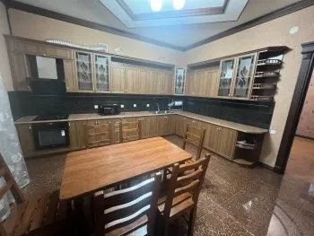 180 м², 4-комн. квартира, 6/7-2