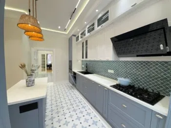 185 м², 5-комн. квартира, 1/8-3