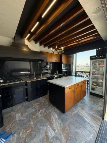 270 м², 5-комн. квартира, 9/10-1